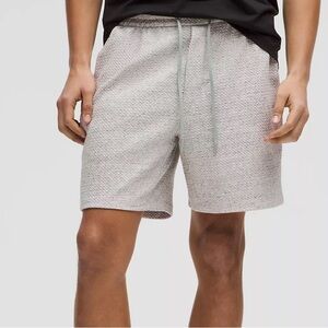 Lululemon Men’s textured double-knit cotton short 7”